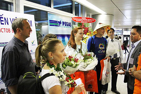 Tourists are welcomed at Tan Son Nhat airport